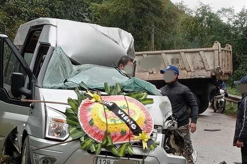 Xe tang và xe tải tông nhau, nhiều người bị thương