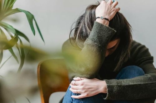 Cuối năm chồng không về quê vì phải đi chúc Tết gia đình vợ hờ