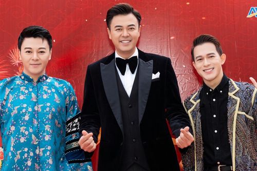 MC Tuấn Tú cùng anh trai Phan Anh tham gia Lễ hội Áo dài Việt Nam tại Nhật Bản