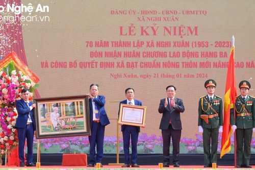 Chủ tịch Quốc hội Vương Đình Huệ dự kỷ niệm 70 năm thành lập, đón nhận Huân chương Lao động hạng Ba, đạt NTM nâng cao của xã Nghi Xuân, Nghi Lộc