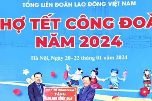 Hà Nội: Gần 65 tỷ đồng hỗ trợ đoàn viên, người lao động vui 'Tết sum vầy'