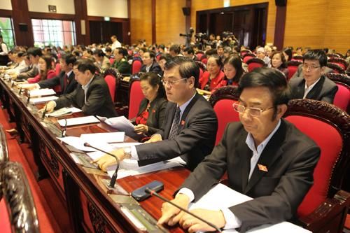 Nổi bật trong nước tuần 15 - 21/1: Thông qua Luật Đất đai sửa đổi; xét xử vụ khủng bố tại Đắk Lắk