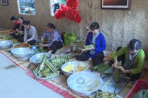 Tết đến sớm bên nồi bánh tét nghĩa tình…
