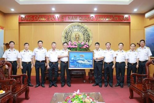 Tăng cường phối hợp giữa Bộ Tư lệnh Vùng 4 Hải Quân và Bộ Tư lệnh Vùng 2 Hải Quân