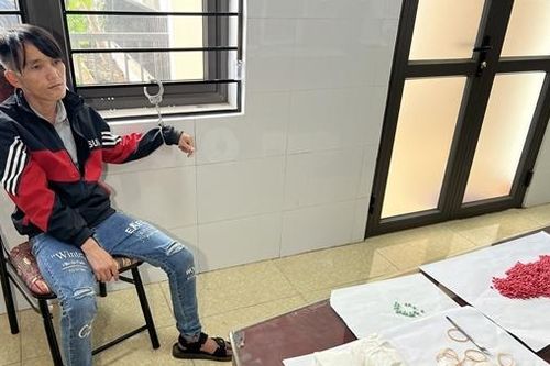 Chuyến hàng cuối năm bất thành của Lầu Sái Cu