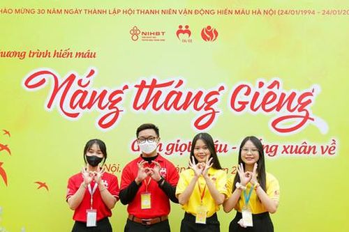 Ba thập kỷ hết lòng vì sự sống của người bệnh