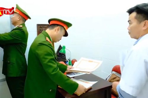 Lập khống hồ sơ để trục lợi bảo hiểm y tế, bác sĩ và điều dưỡng bị bắt giữ