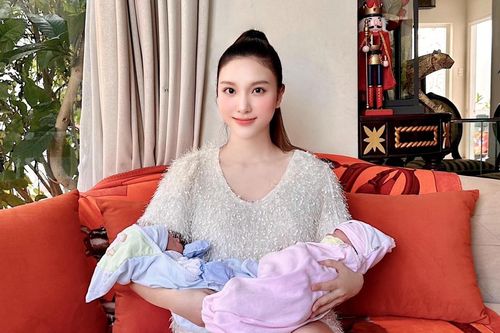 Hạnh Sino sinh đôi
