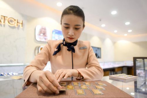 Người dân tăng mua vàng 24K, PNJ lãi kỷ lục