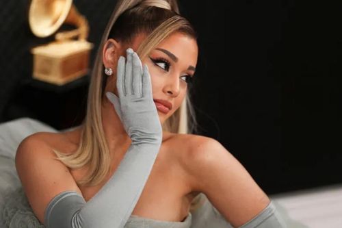 Ariana Grande ra mắt album mới vào tháng 3