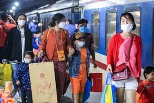 Người dân cần những điều kiện gì để được miễn phí vé máy bay, tàu hỏa về quê dịp Tết?