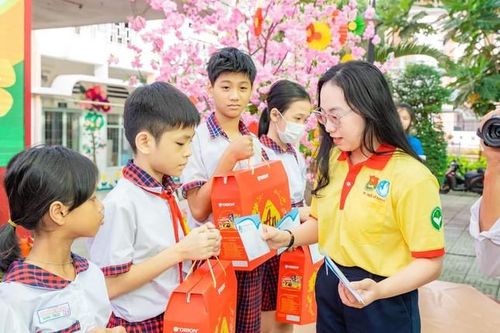 Chiến sĩ 'Xuân Tình nguyện' TP. HCM với hoạt động cao điểm 'Ngày làm việc tốt'