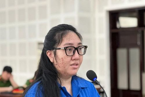 Nữ giám đốc làm giả 'chuyến bay giải cứu' lãnh 14 năm tù