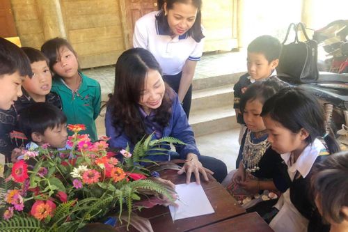 Nhà giáo Ưu tú 'giữ lửa' giáo dục vùng cao