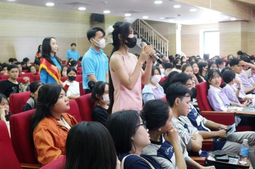 Học sinh ĐBSCL quan tâm đến thực tập, làm việc ở nước ngoài