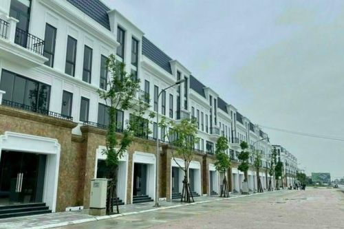 Nhiều nhà đầu tư vẫn chờ thị trường biệt thự, liền kề đi qua giai đoạn 'ảo giá'