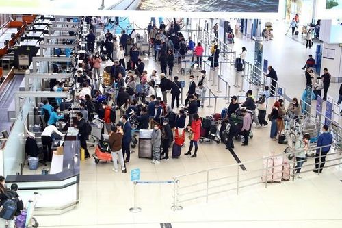 Nguy cơ quá tải tại Sân bay Tân Sơn Nhất dịp Tết Nguyên đán Giáp Thìn