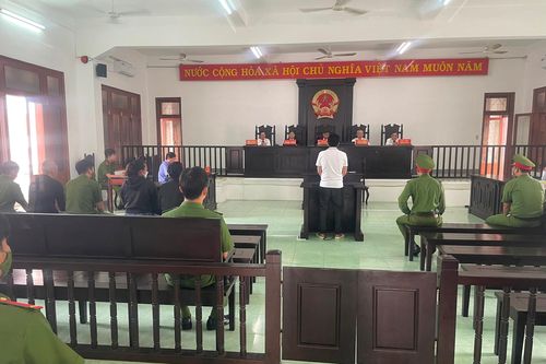 Lĩnh án 7 năm tù vì đánh người gây thương tích