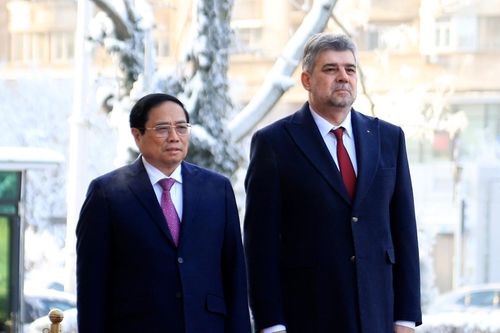 Thủ tướng Romania chủ trì lễ đón Thủ tướng Phạm Minh Chính