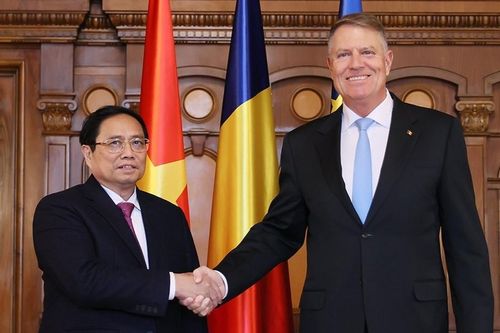 Thủ tướng gặp Tổng thống, Chủ tịch Thượng viện, Hạ viện Romania