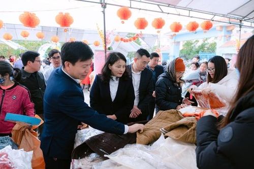 Chợ Tết 0 đồng nơi địa đầu Tổ quốc