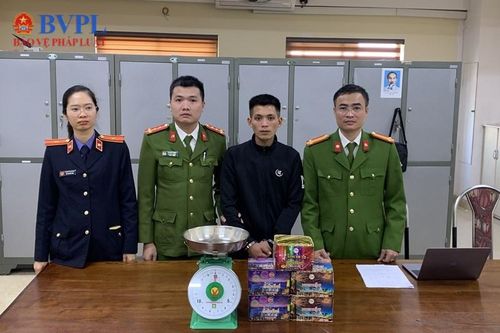 Kiểm sát bắt giữ đối tượng mua pháo nổ trên mạng