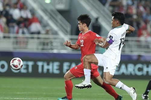 Việt Nam học được gì từ trận thua Indonesia?; Cristiano Ronaldo chỉ trích cả Quả bóng vàng lẫn FIFA The Best