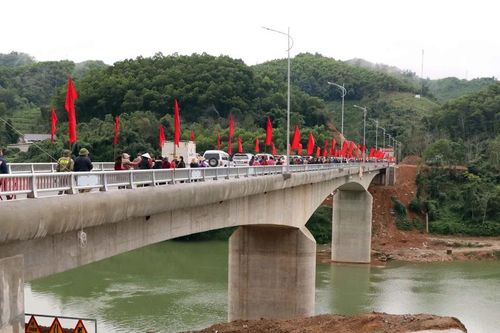 Tuyên Quang: Đưa cầu Bạch Xa bắc qua sông Lô vào sử dụng
