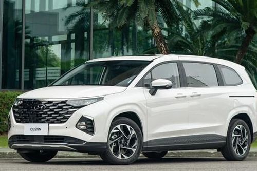 Hyundai Custin ưu đãi đến 30 triệu đồng tại đại lý