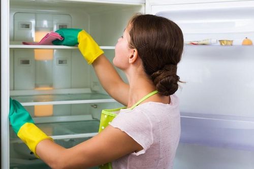 Mẹo tẩy vết mốc tủ lạnh tại nhà