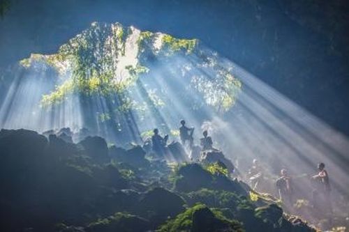Khám phá hang động dung nham dài nhất Đông Nam Á