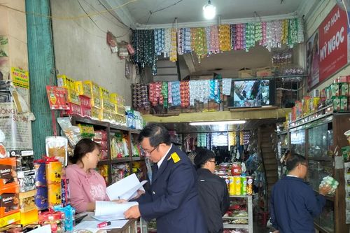 Kbang xử lý 29 hộ bán hàng hết hạn sử dụng, không rõ nguồn gốc xuất xứ, không niêm yết giá
