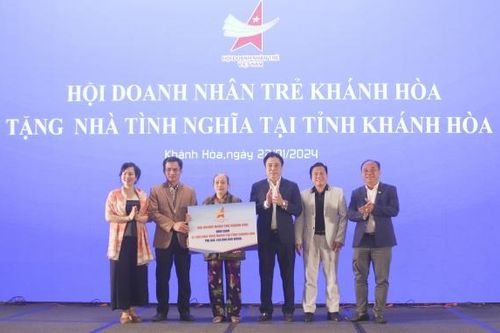 Các hội doanh nhân trẻ trao tặng 4 căn nhà tình nghĩa tổng trị giá 360 triệu đồng