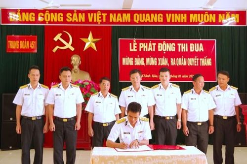 Trung đoàn 451 phát động thi đua cao điểm 'Mừng Đảng, mừng Xuân, ra quân Quyết thắng'