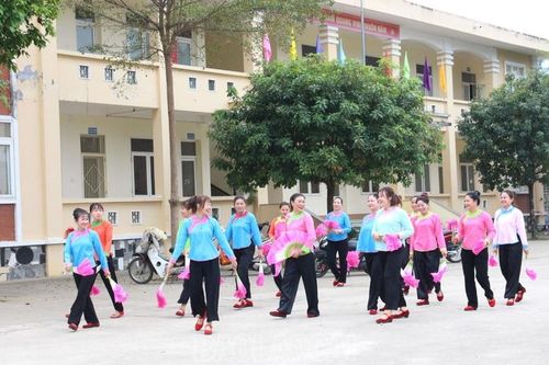 Đội múa góp phần giữ gìn bản sắc văn hóa dân tộc của xã biên giới