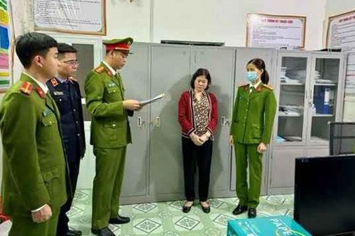 Bắt Giám đốc Phòng khám đa khoa trục lợi bảo hiểm y tế