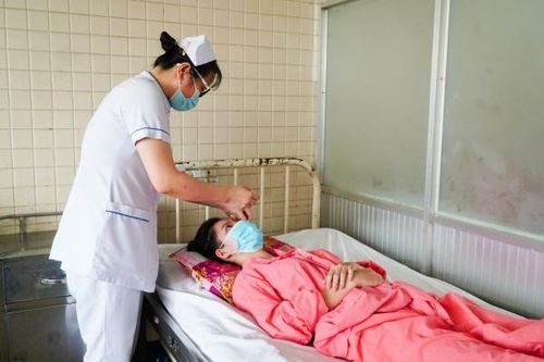 Nhiều trường hợp bị biến chứng nghiêm trọng do làm đẹp cấp tốc