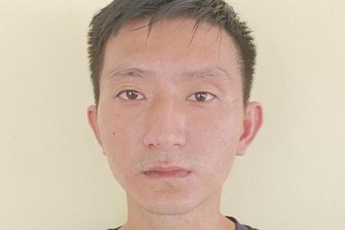 Nam công nhân cầm kéo đâm phó giám đốc công ty