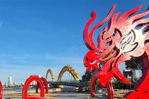 Rồng dài 50m, nặng 1 tấn 'xuất hiện' tại Đà Nẵng