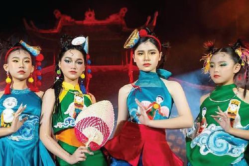 Sự kết hợp giữa thời trang và nghệ thuật múa rối