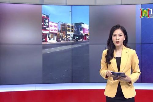Thót tim cảnh người đàn ông lạng lách đánh võng