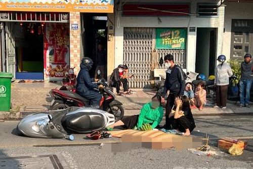 Thương tâm bé trai lớp 7 ngã lọt gầm xe tải khi đang đến trường học