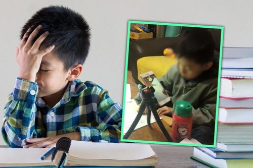 Con lười làm bài tập về nhà, mẹ livestream nhờ dân mạng giám sát