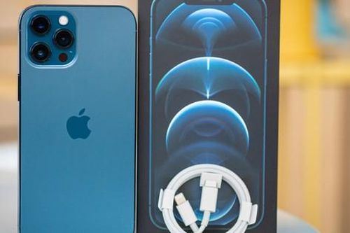 Giá iPhone 12, iPhone 12 Pro Max mới nhất giảm giá rẻ kỷ lục, tội gì không mua chơi Tết Nguyên đán