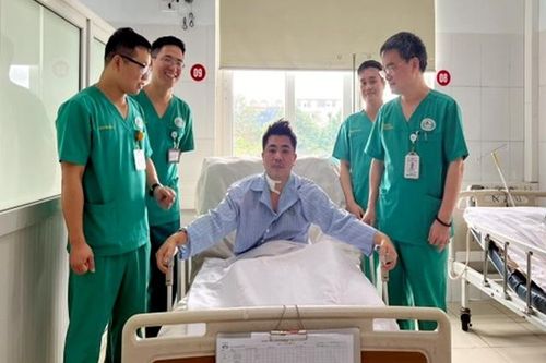 Cứu sống bệnh nhân ngộ độc nặng sau khi ăn ốc bùn bóng