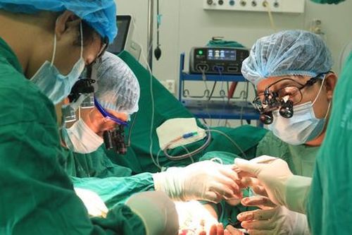 Hải Phòng vi phẫu chuyển ngón chân lên bàn tay thay thế ngón tay bị cụt