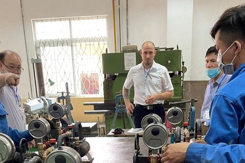 Sinh viên cao đẳng bị 'treo' thi tốt nghiệp