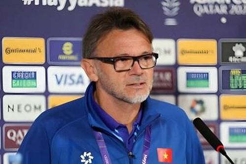 HLV Philippe Troussier: 'Cầu thủ Việt Nam sẽ nỗ lực 200% trước Iraq'