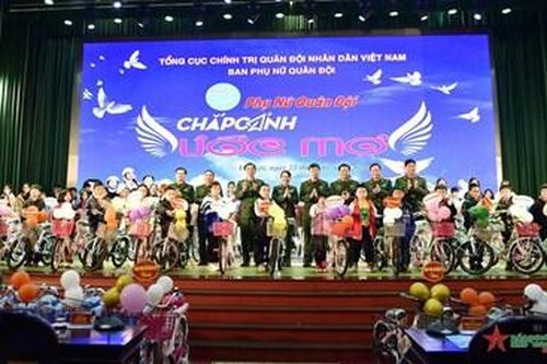 'Phụ nữ Quân đội chắp cánh ước mơ'