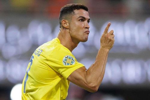 Ronaldo kiếm tiền nhiều nhất